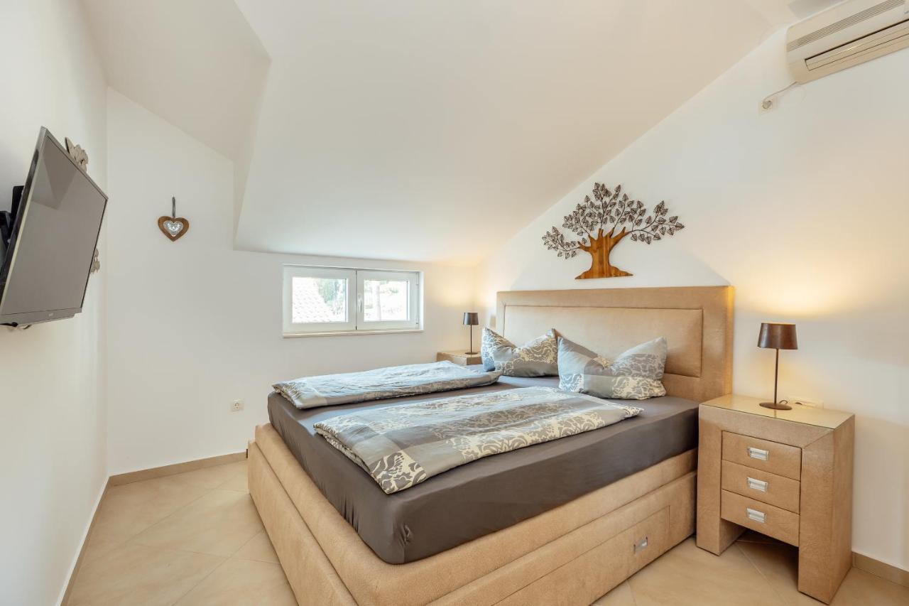Apartment Penthouse Savina Херцег-Нови Экстерьер фото