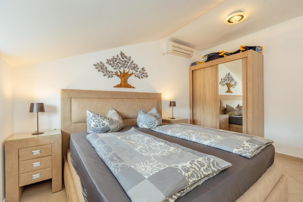 Apartment Penthouse Savina Херцег-Нови Экстерьер фото
