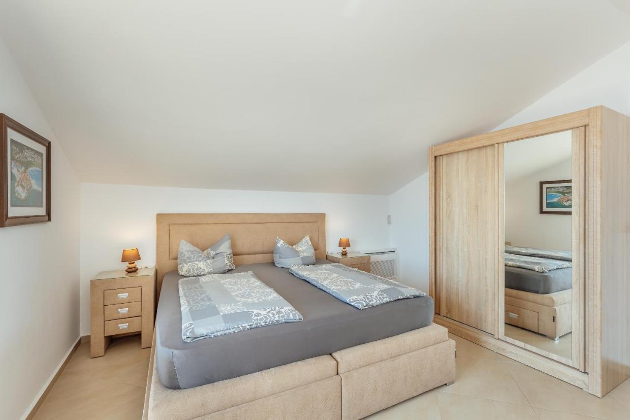 Apartment Penthouse Savina Херцег-Нови Экстерьер фото